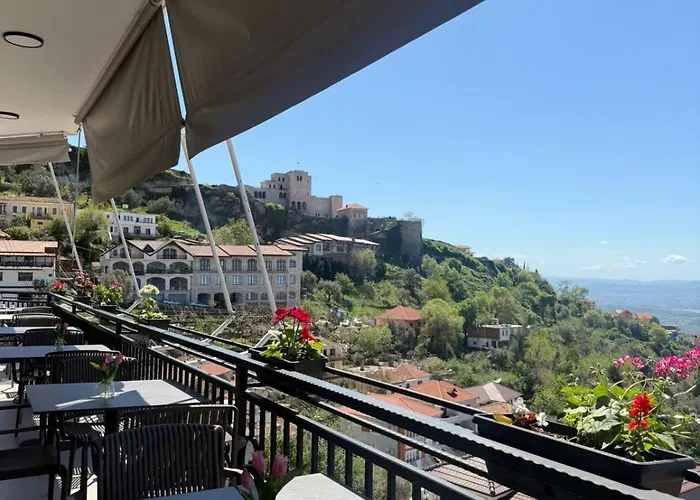 Hotel --hotel Deal-- With Castle View Kruje