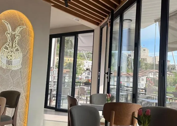 --hotel Deal-- With Castle View