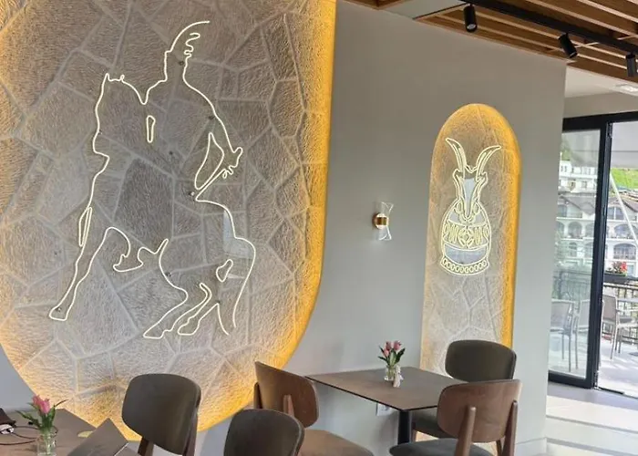 --hotel Deal-- With Castle View Hotel