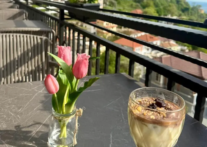 --hotel Deal-- With Castle View Hotel 3*